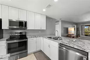 3001 58th Ave S, Saint Petersburg, FL 33712 - Photo 4