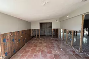 4118 Carson St NE, Saint Petersburg, FL 33703 - Photo 2