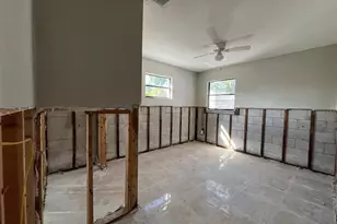 4118 Carson St NE, Saint Petersburg, FL 33703 - Photo 4