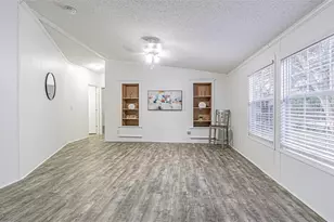 7029 Forbes Rd, Zephyrhills, FL 33540 - Photo 14