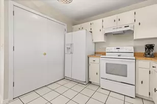 12668 Castle Hill Dr, Tampa, FL 33624 - Photo 8