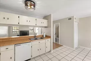 12668 Castle Hill Dr, Tampa, FL 33624 - Photo 10