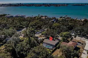 2015 Park St N, Saint Petersburg, FL 33710 - Photo 2