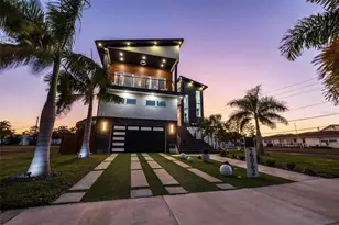 6062 Bayou Grande Blvd NE, Saint Petersburg, FL 33703 - Photo 2