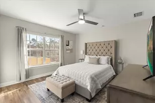 171 Valencia Cir, Saint Petersburg, FL 33716 - Photo 18