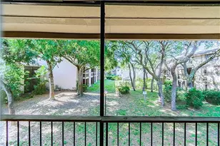 7537 Pitch Pine Circle N, Tampa, FL 33617 - Photo 8