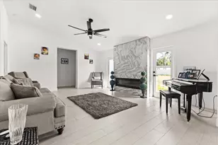 812 Chastain Rd, Seffner, FL 33584 - Photo 10