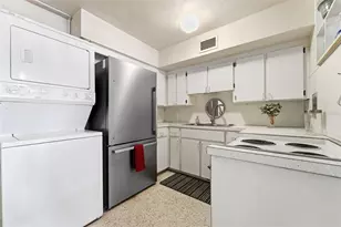 4144 56th St N, Kenneth City, FL 33709 - Photo 8