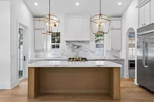 8101 Country Club Rd N, Saint Petersburg, FL 33710 - Photo 10