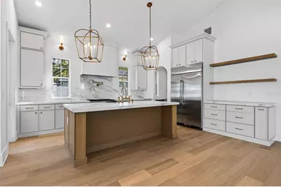 8101 Country Club Road N, Saint Petersburg, FL 33710 - Photo 12