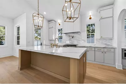 8101 Country Club Road N, Saint Petersburg, FL 33710 - Photo 14