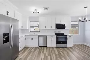 4659 9th Ave S, Saint Petersburg, FL 33711 - Photo 8