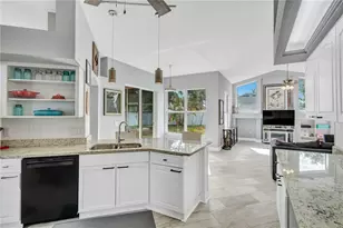 4329 Swift Cir, Valrico, FL 33596 - Photo 4