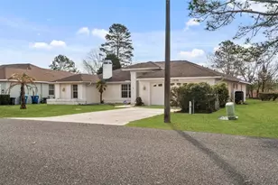 17338 Mediterranean Cir, Weeki Wachee, FL 34614 - Photo 10