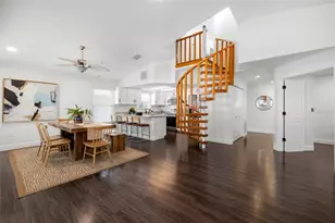 247 126th Ave, Treasure Island, FL 33706 - Photo 4