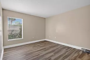 14319 Hanging Moss Cir, Tampa, FL 33613 - Photo 10