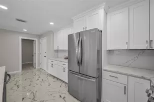 100 Bluff View Dr, Belleair Bluffs, FL 33770 - Photo 10