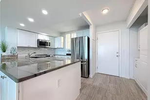 7560 Bay Island Dr S, South Pasadena, FL 33707 - Photo 6