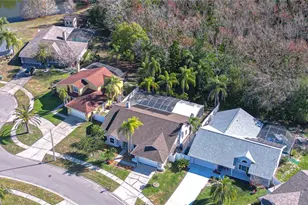 11718 Spanish Lake Dr, Tampa, FL 33635 - Photo 2