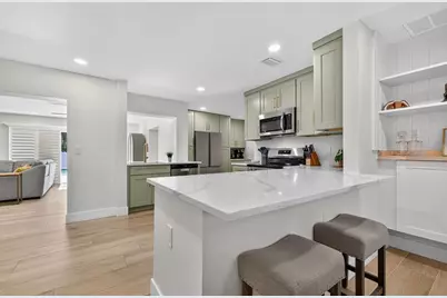 336 87th Avenue NE, Saint Petersburg, FL 33702 - Photo 8