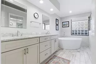 716 Woodmont Dr, Tarpon Springs, FL 34689 - Photo 28