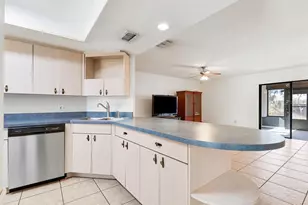 2602 Savannah Dr, Plant City, FL 33563 - Photo 8