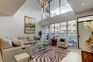 301 2nd St N, Saint Petersburg, FL 33701 - Photo 4