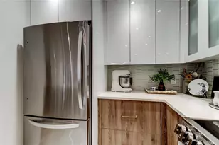 301 2nd St N, Saint Petersburg, FL 33701 - Photo 18