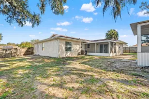 815 Shangri La Dr, Seffner, FL 33584 - Photo 30