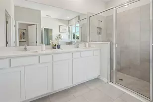 1025 Chasehill Ln, Zephyrhills, FL 33541 - Photo 20