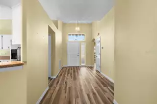 811 Staffordshire Ln, Sun City Center, FL 33573 - Photo 8