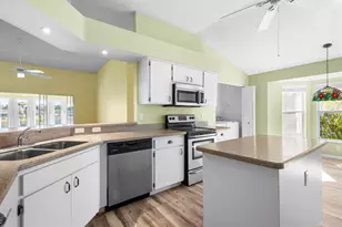 811 Staffordshire Ln, Sun City Center, FL 33573 - Photo 10