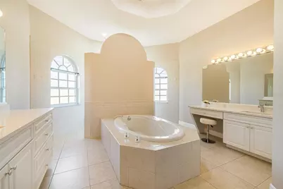 613 SE 4th Place, Cape Coral, FL 33990 - Photo 26