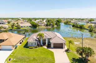 613 SE 4th Pl, Cape Coral, FL 33990 - Photo 48