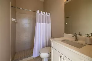 613 SE 4th Pl, Cape Coral, FL 33990 - Photo 38