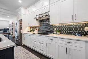 9916 Key Haven Rd, Seminole, FL 33777 - Photo 4