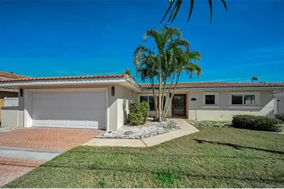 12155 5th Street E, Treasure Island, FL 33706 - Photo 4