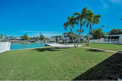 12155 5th Street E, Treasure Island, FL 33706 - Photo 6