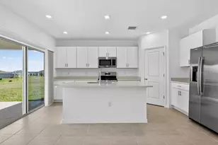 217 Streamwater Wy, Groveland, FL 34736 - Photo 2