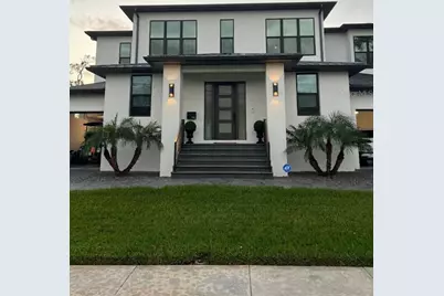 790 Cordova Boulevard NE, Saint Petersburg, FL 33704 - Photo 1