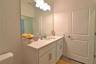 17304 Banded Gold Ln, Wimauma, FL 33598 - Photo 32