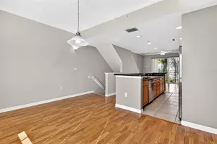 9739 Meadow Field Cir, Tampa, FL 33626 - Photo 10