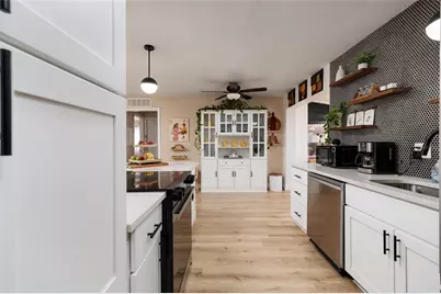 7200 7th Street N, Saint Petersburg, FL 33702 - Photo 6