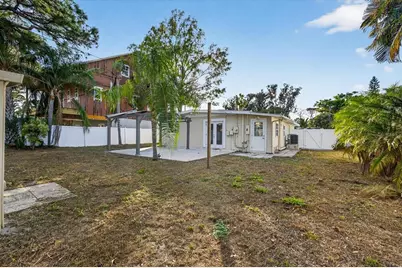 9015 Bay Street NE, Saint Petersburg, FL 33702 - Photo 26