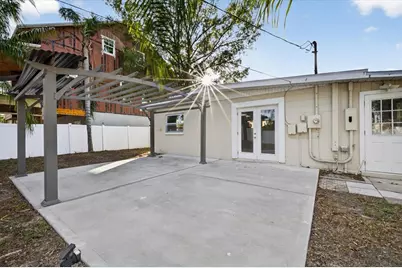 9015 Bay Street NE, Saint Petersburg, FL 33702 - Photo 24