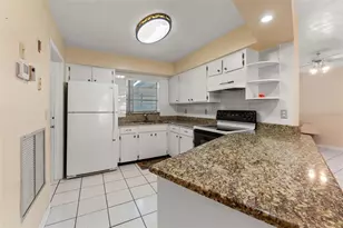 7222 Holiday Dr, Spring Hill, FL 34606 - Photo 16