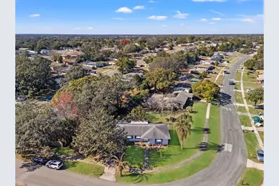 7222 Holiday Drive, Spring Hill, FL 34606 - Photo 2