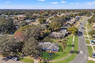 7222 Holiday Dr, Spring Hill, FL 34606 - Photo 2