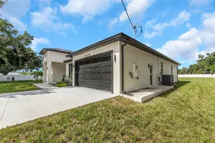 1515 30th St SE, Ruskin, FL 33570 - Photo 8