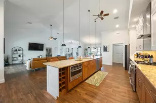 826 Christina Cir, Oldsmar, FL 34677 - Photo 28